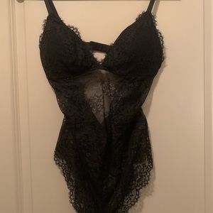 Padded, lace bodysuit from H&M